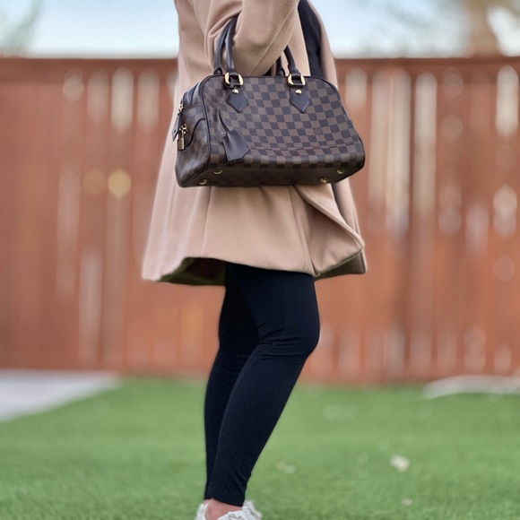 Authentic Louis Vuitton Duomo - Picture 7 of 12